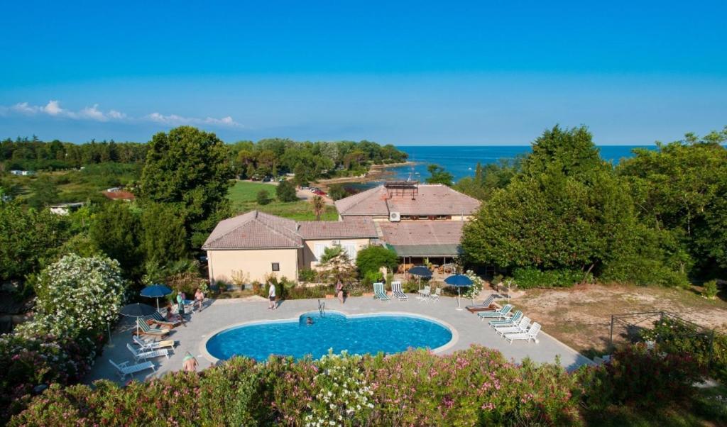 Bungalow Leo Савудрия Экстерьер фото