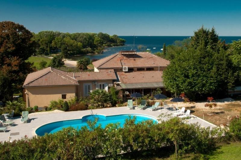 Bungalow Leo Савудрия Экстерьер фото
